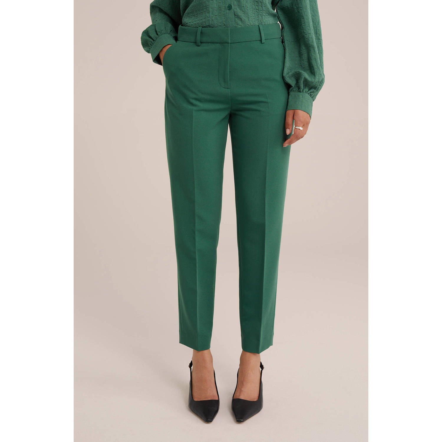 WE Fashion tapered fit pantalon donkergroen
