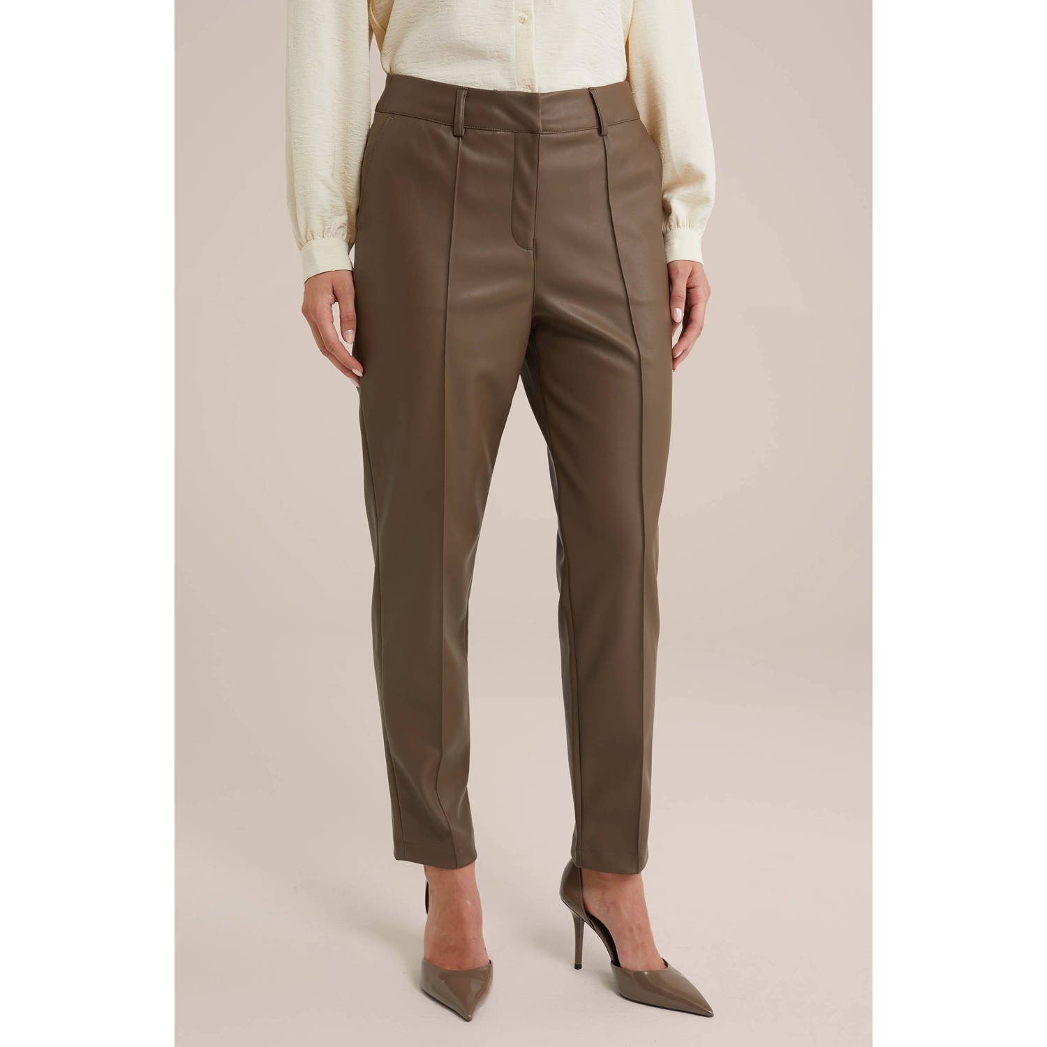 WE Fashion imitatieleren mom pantalon donkergroen