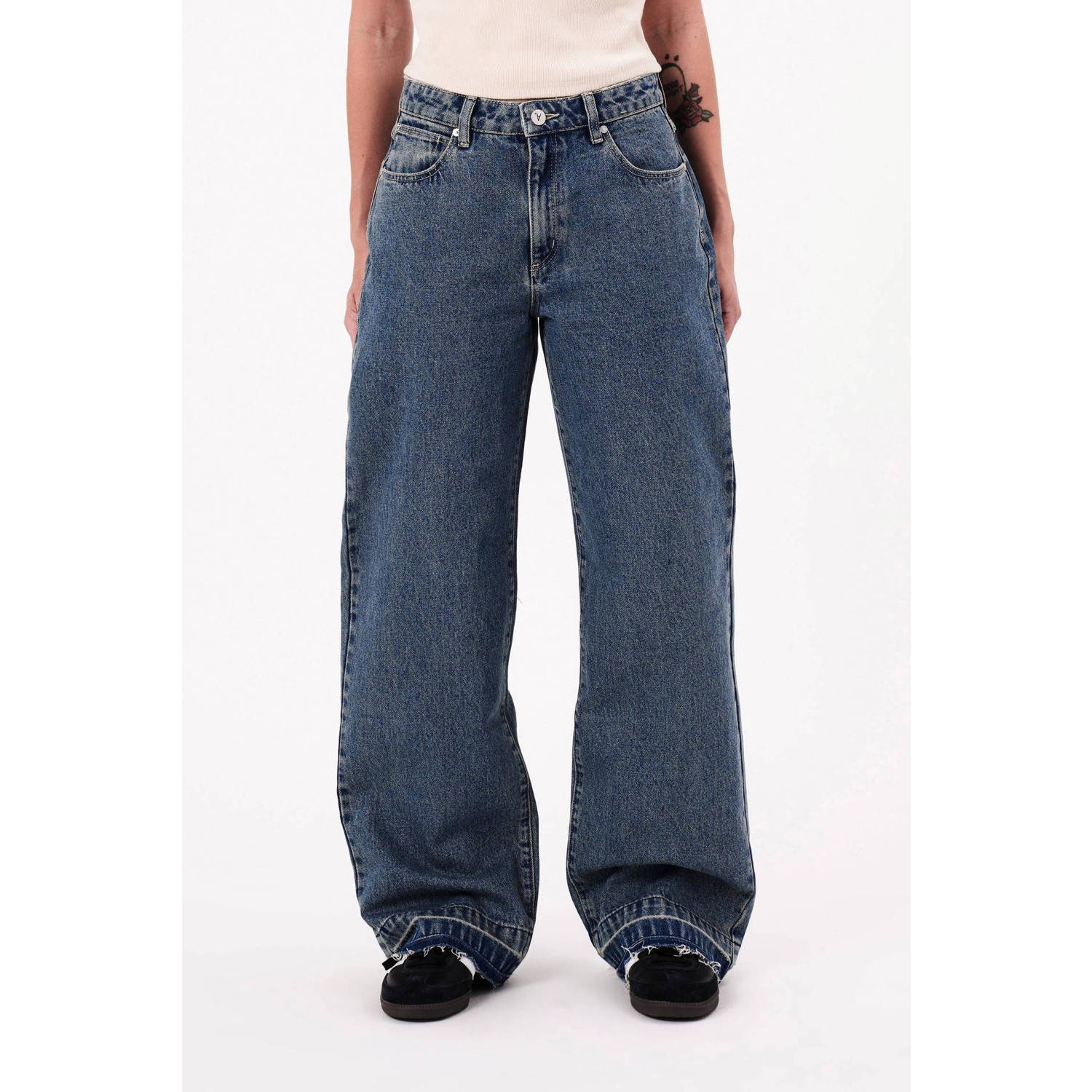 Abrand Jeans low waist loose jeans medium blue denim