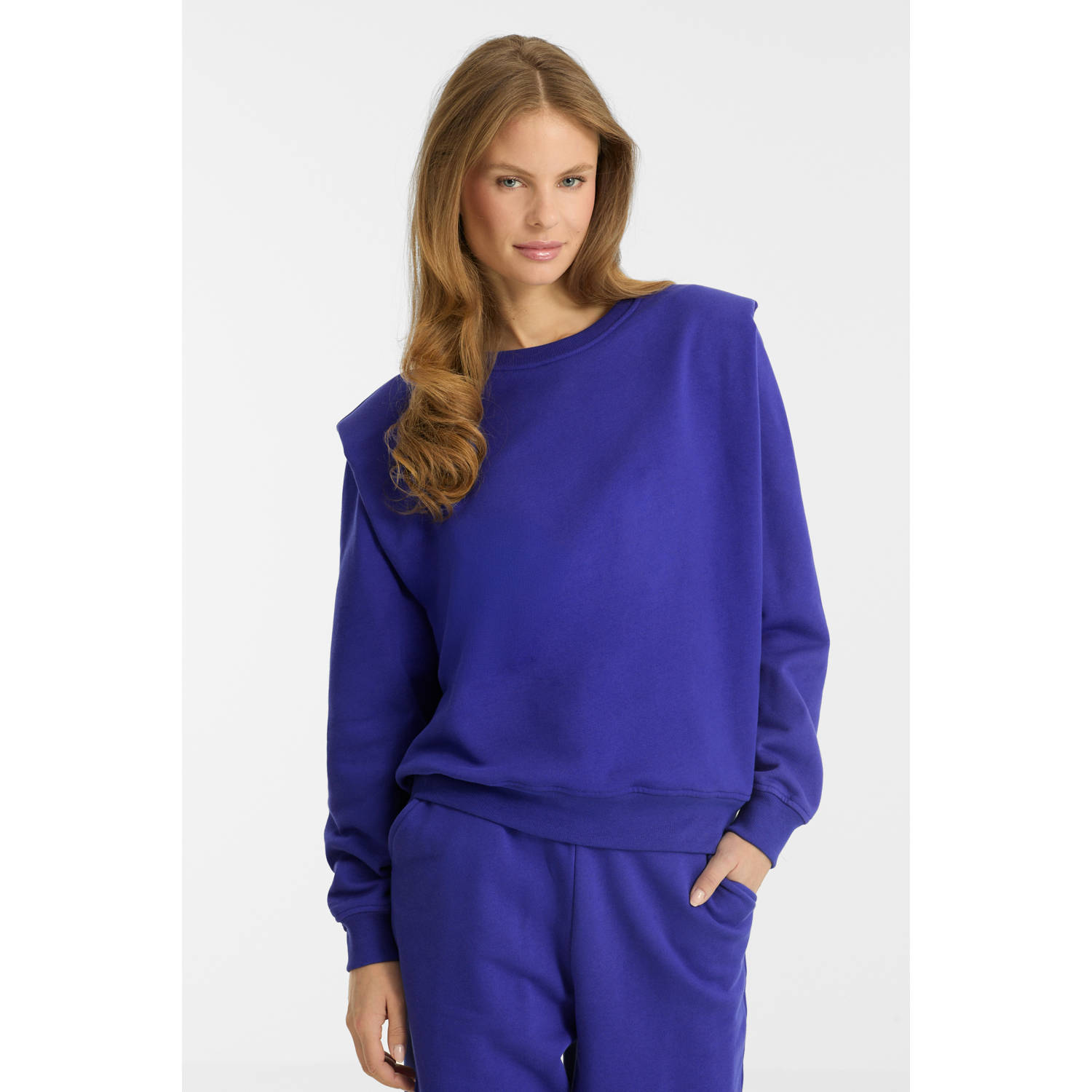 Anytime sweater met schoudervulling blauw