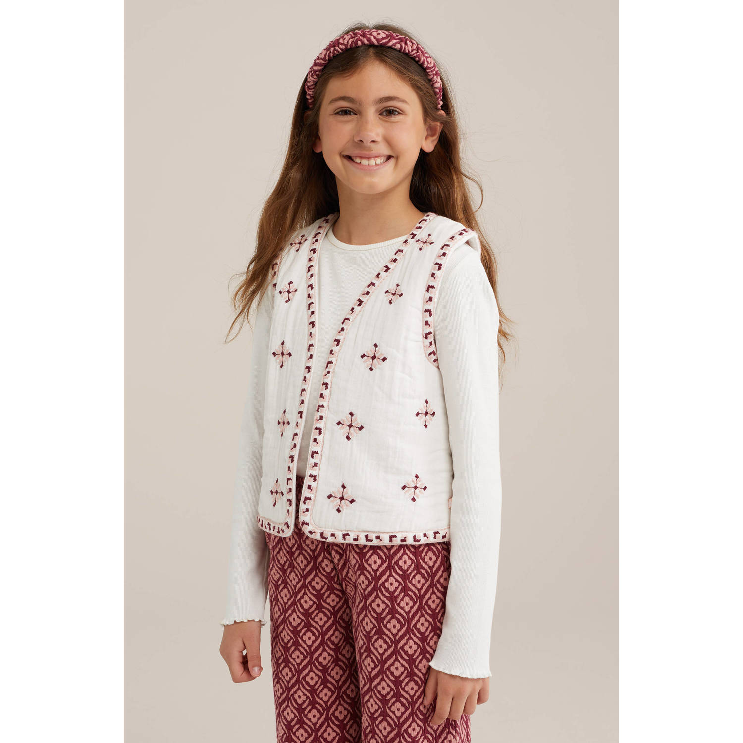 WE Fashion gilet met all over print en borduursels wit donkerrood lichtroze