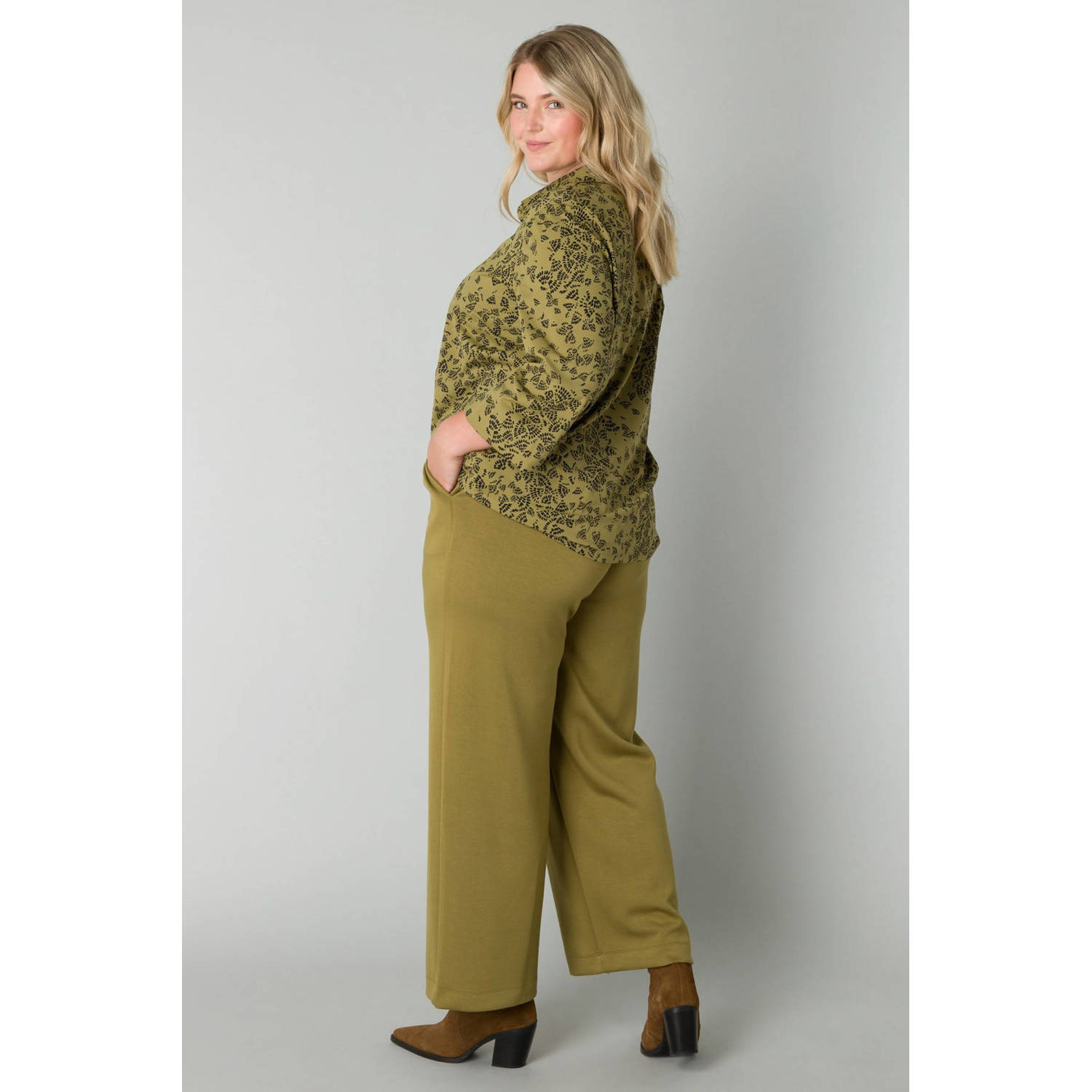 Yesta blouse met all over print groen zwart