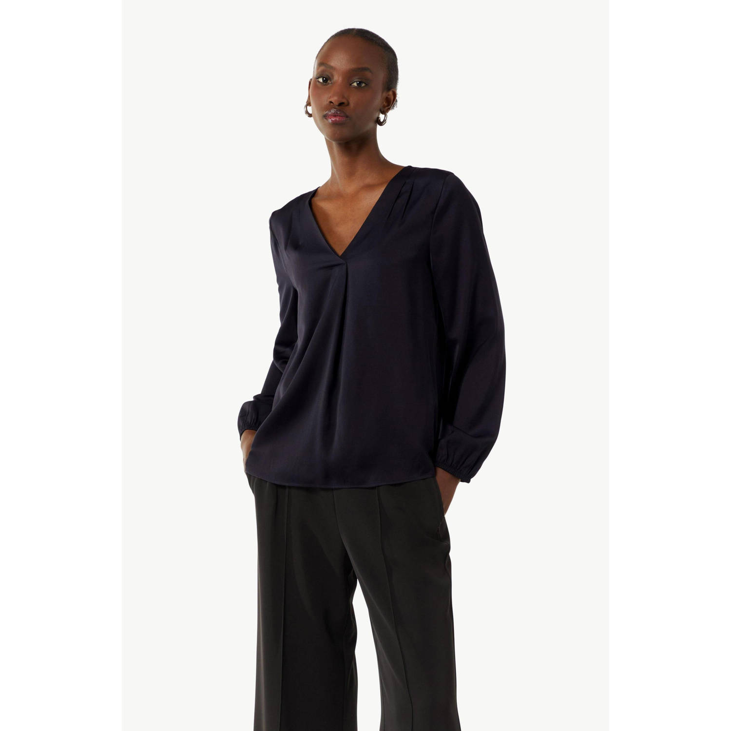 Comma Satijnen blouse langarm en met v-halslijn
