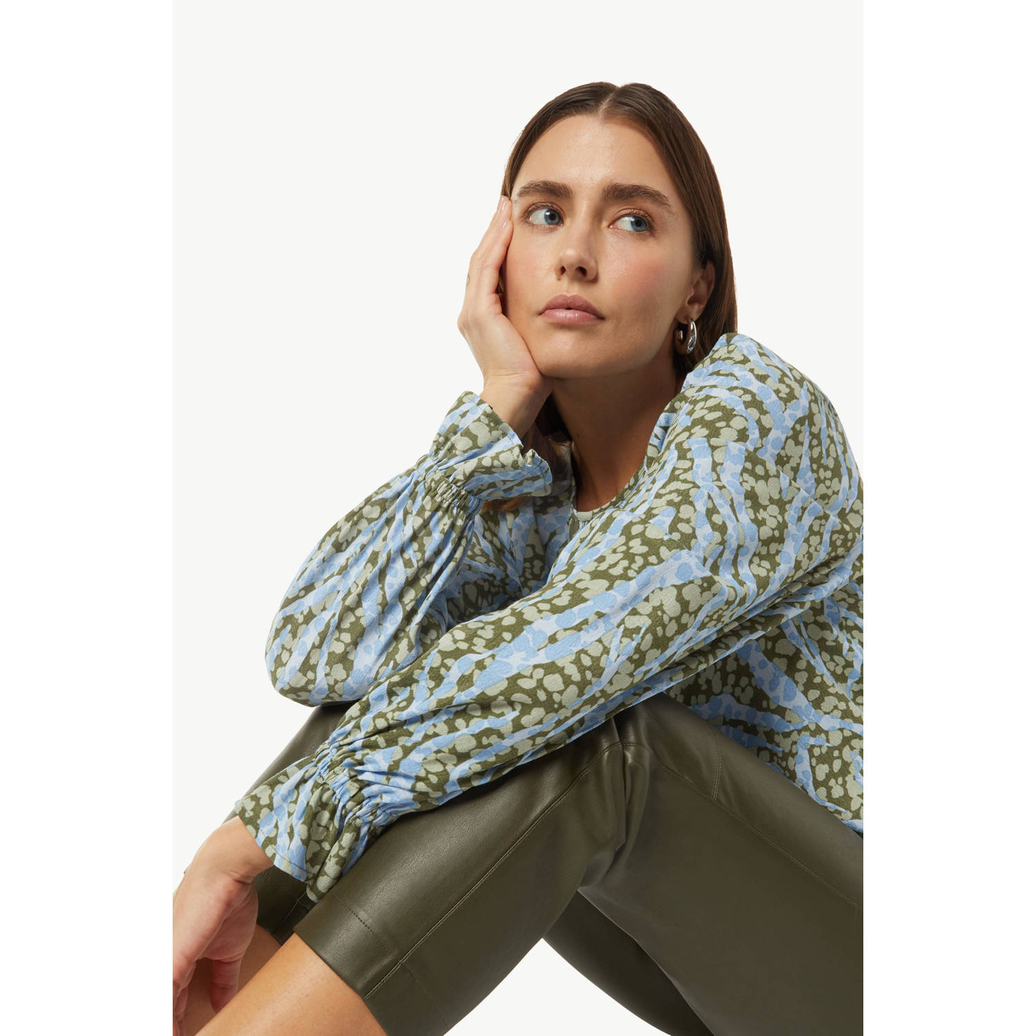 comma casual identity geweven top met all over print en ruches groen lichtblauw