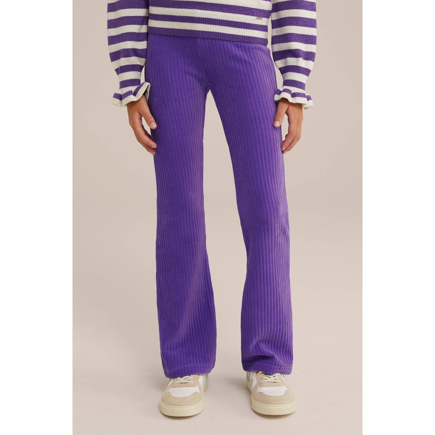 WE Fashion velours flared broek donkerpaars