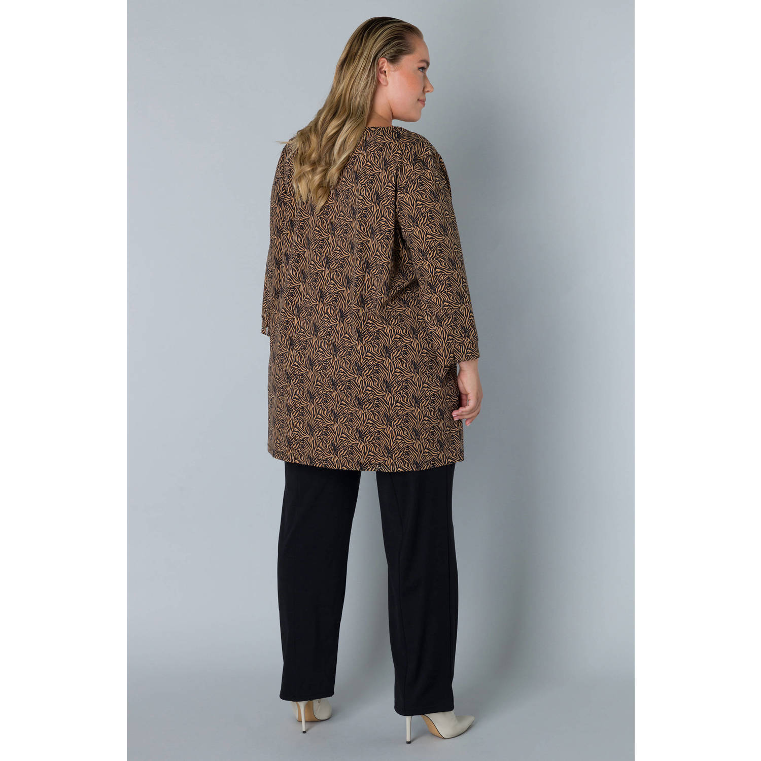 Colletta top met all over print bruin zwart