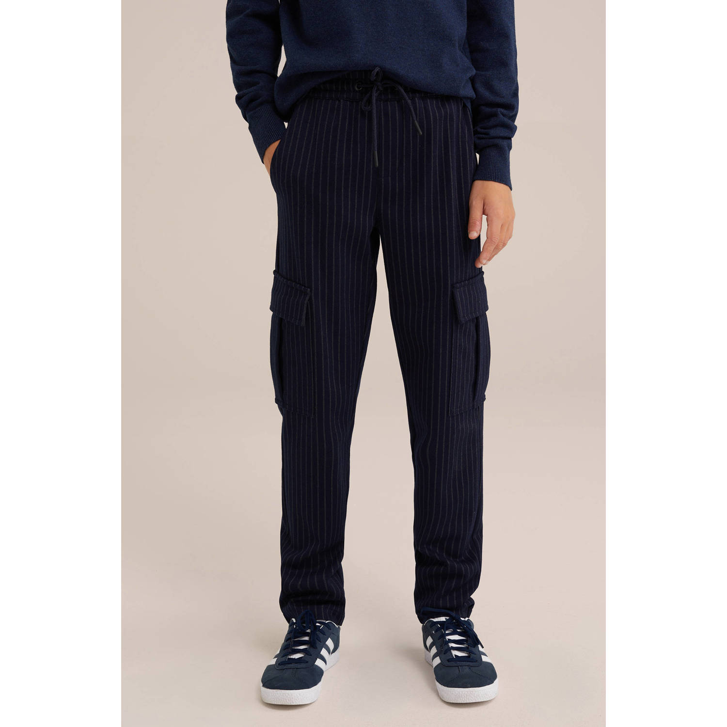 WE Fashion gestreepte cargobroek donekrblauw wit