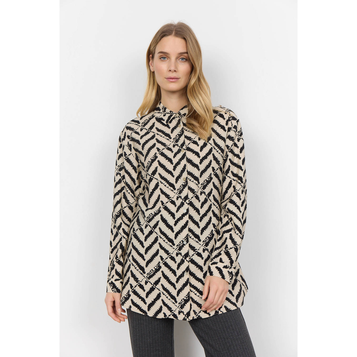 Soyaconcept blouse INAROSE met all over print zand zwart
