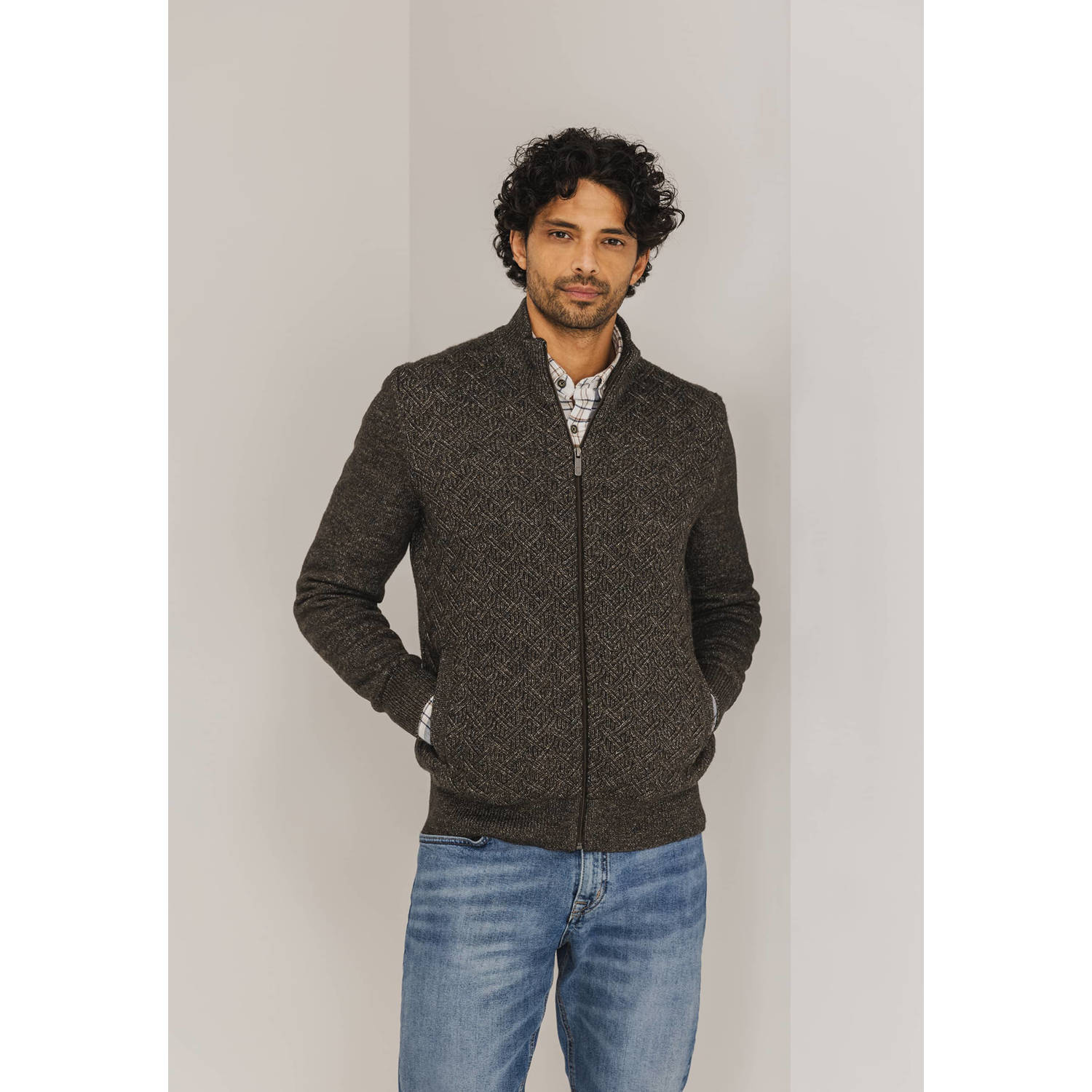 State of Art fijngebreid vest met ingebreid patroon donkerbruin