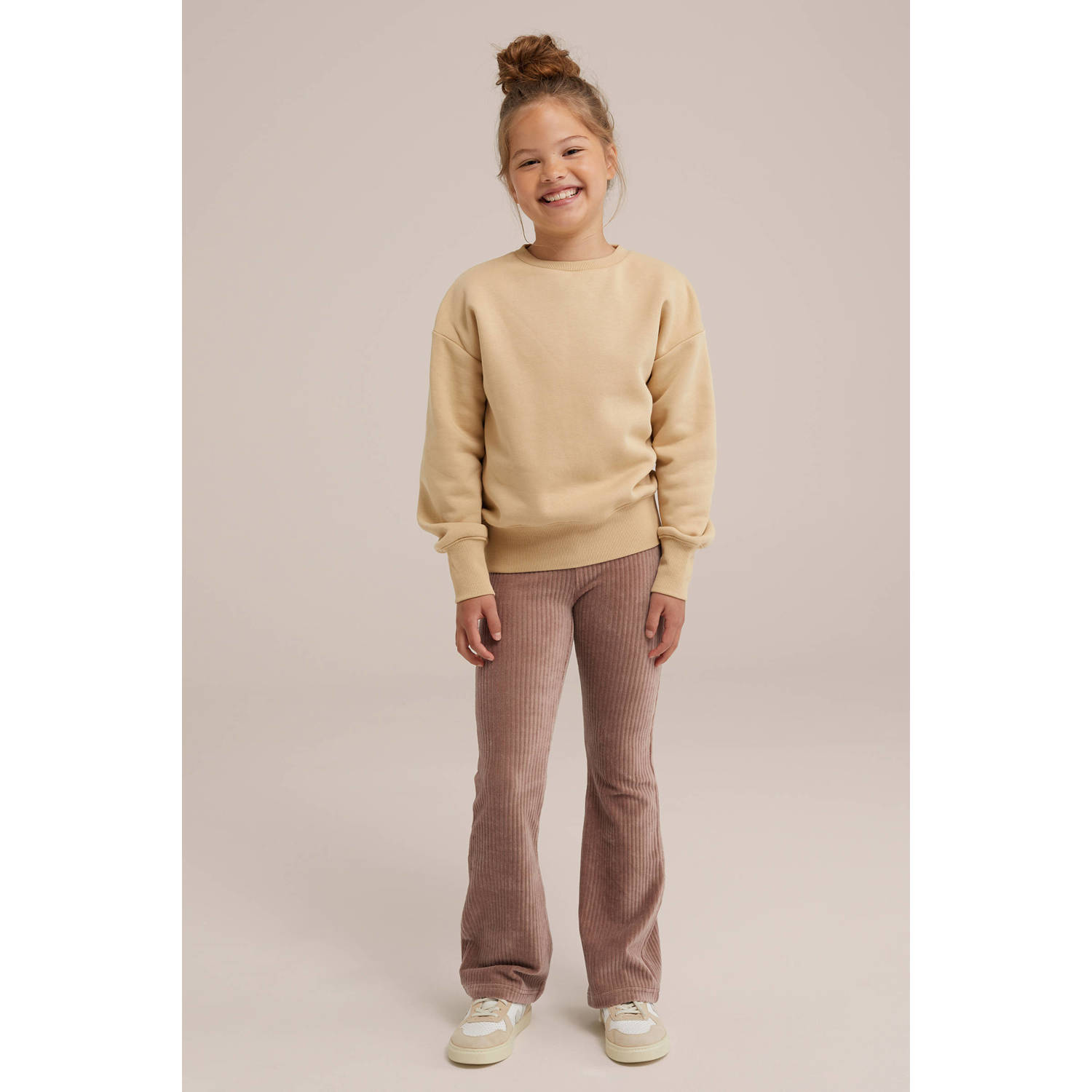 WE Fashion velours flared broek lichtbruin