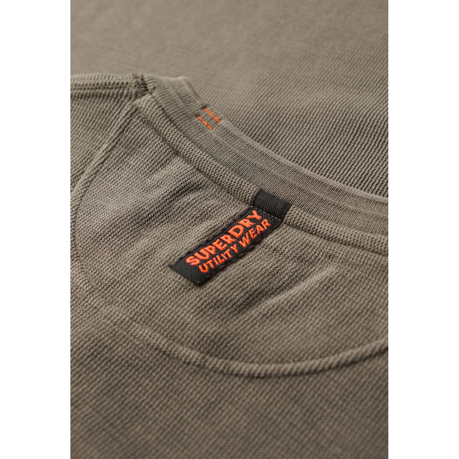 Superdry regular fit longsleeve lichtkaki