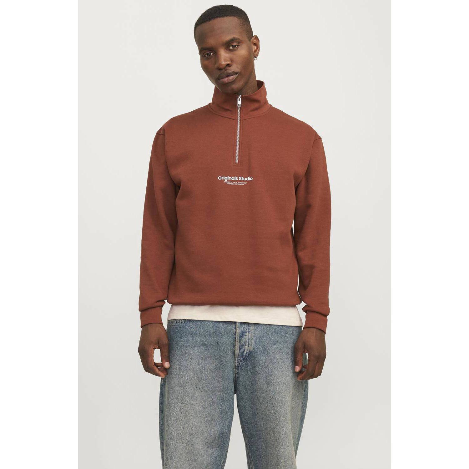 JACK & JONES ORIGINALS sweater JORVESTERBRO met printopdruk brandy brown