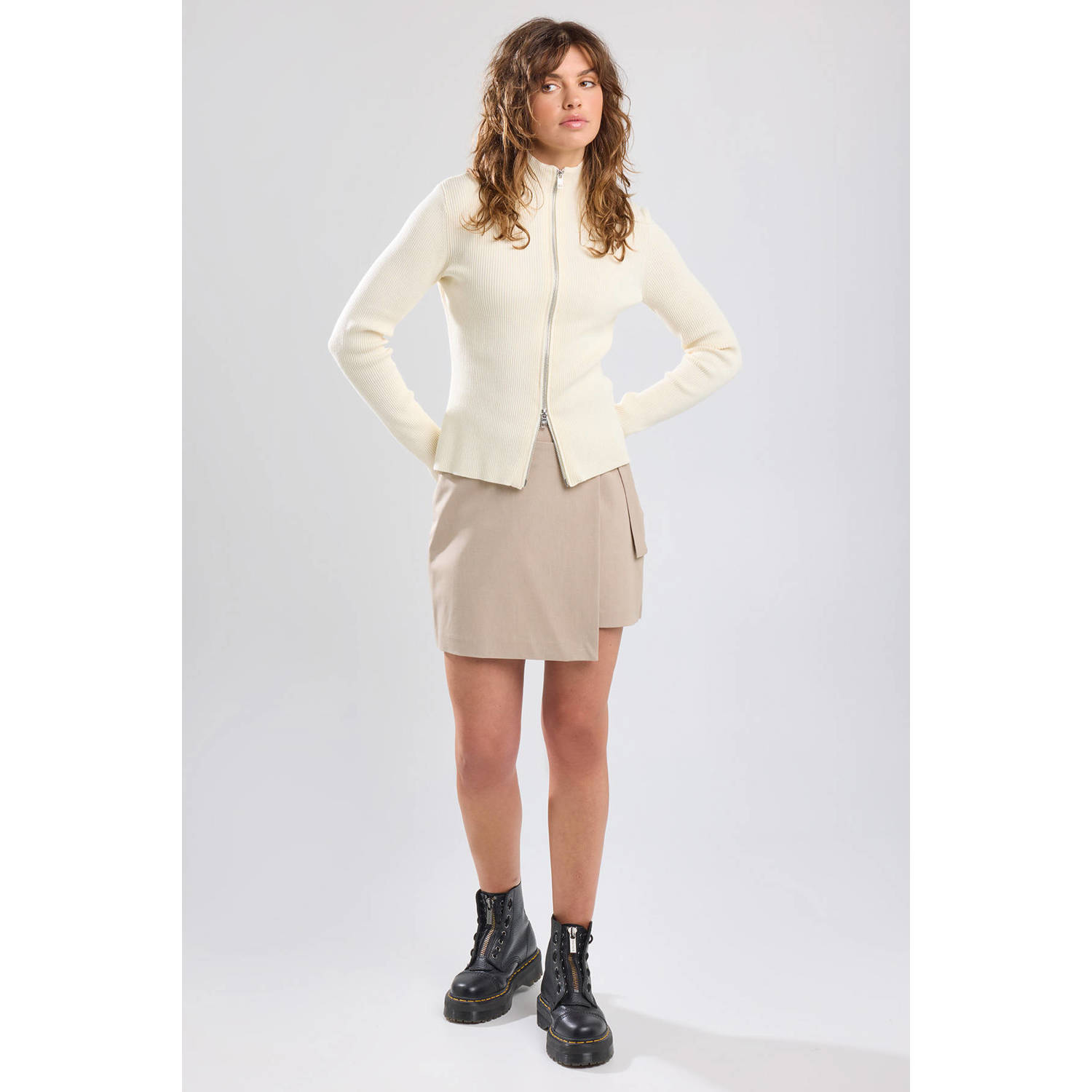 America Today vest ecru