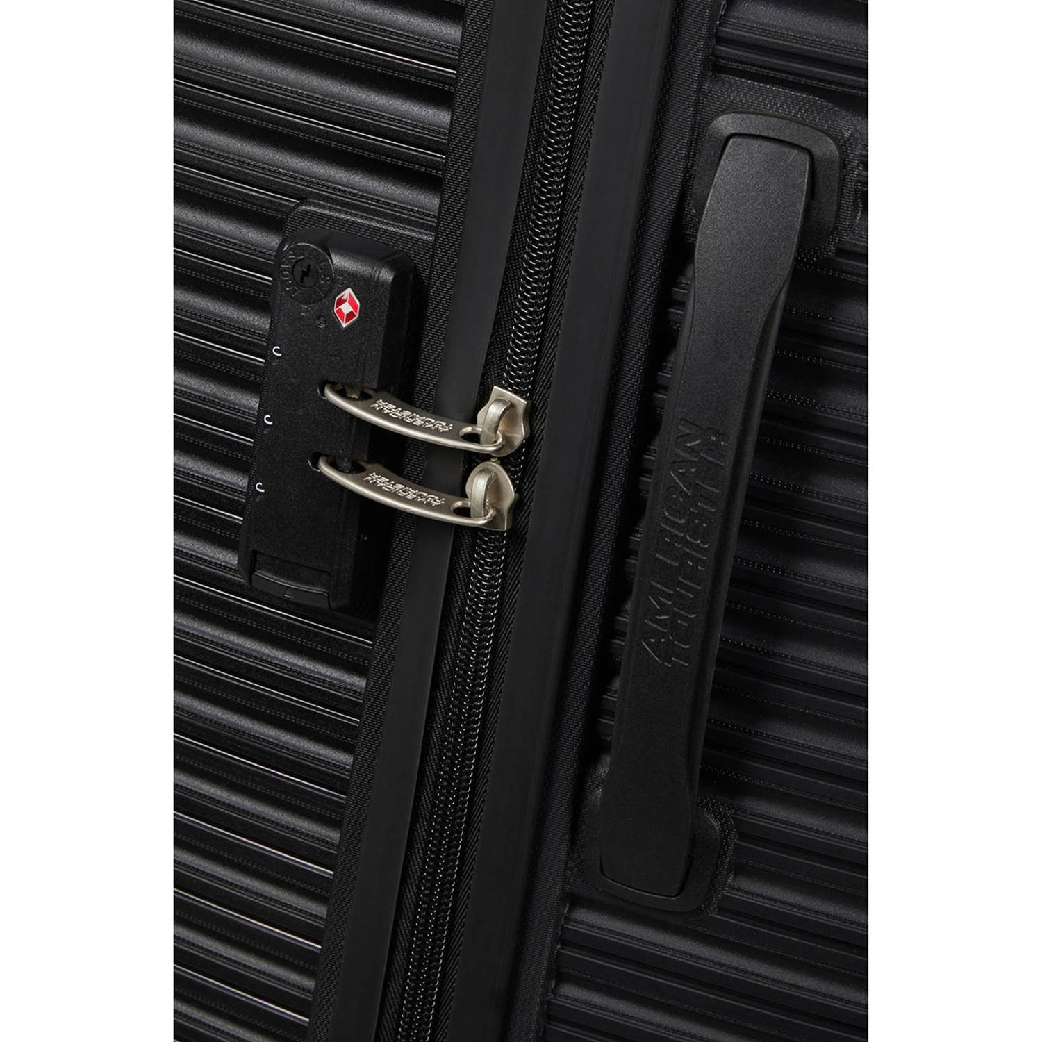American Tourister trolley Liftoff 55 cm. zwart