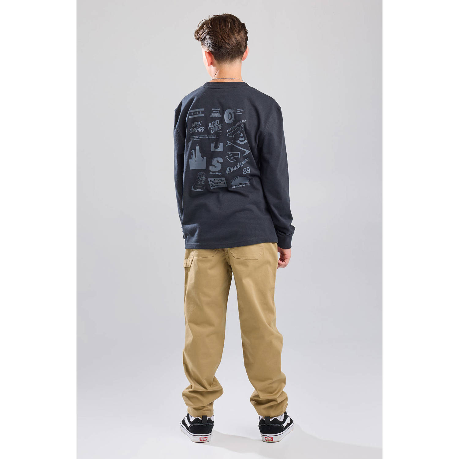 America Today longsleeve met backprint zwart