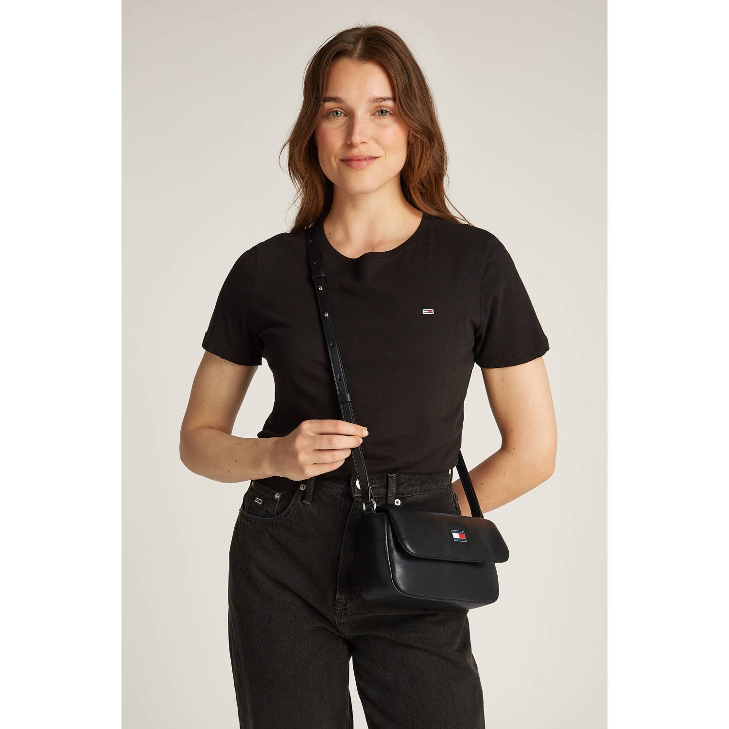 Tommy Jeans crossbody tas TJW Pillow zwart