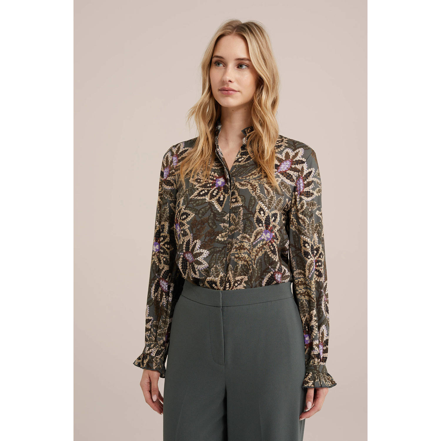 WE Fashion blouse met all over print donkergroen