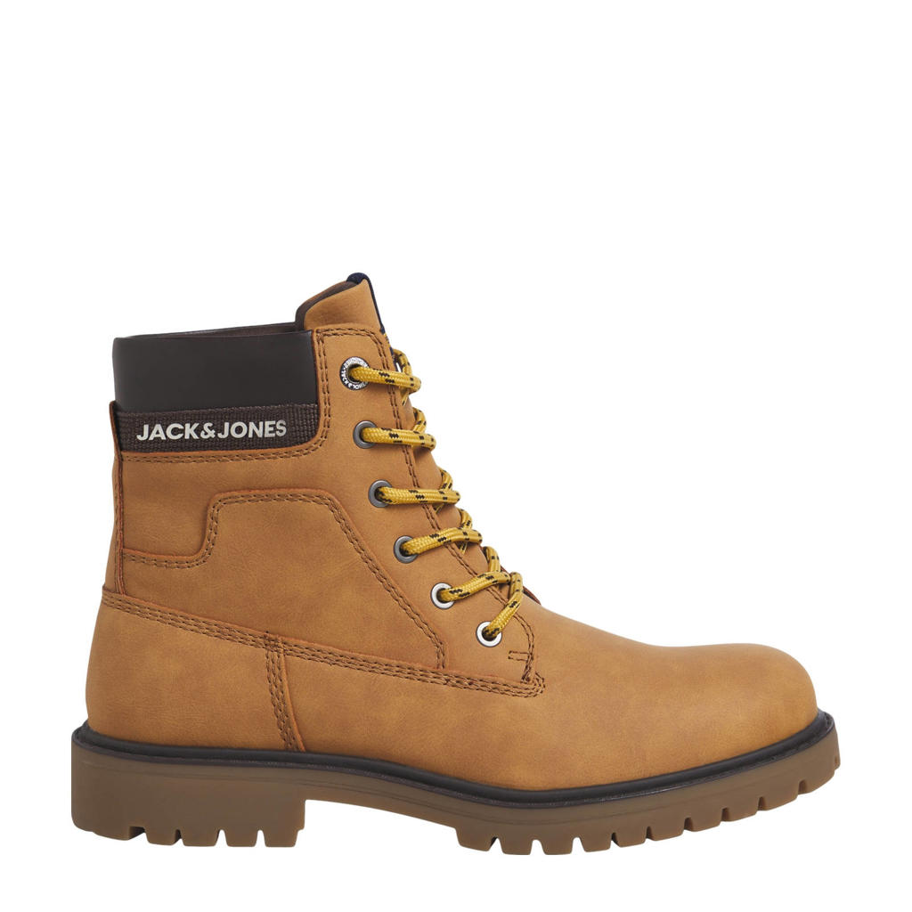 Camelkleurige heren JACK & JONES nubuck veterboots met profielzool en effen