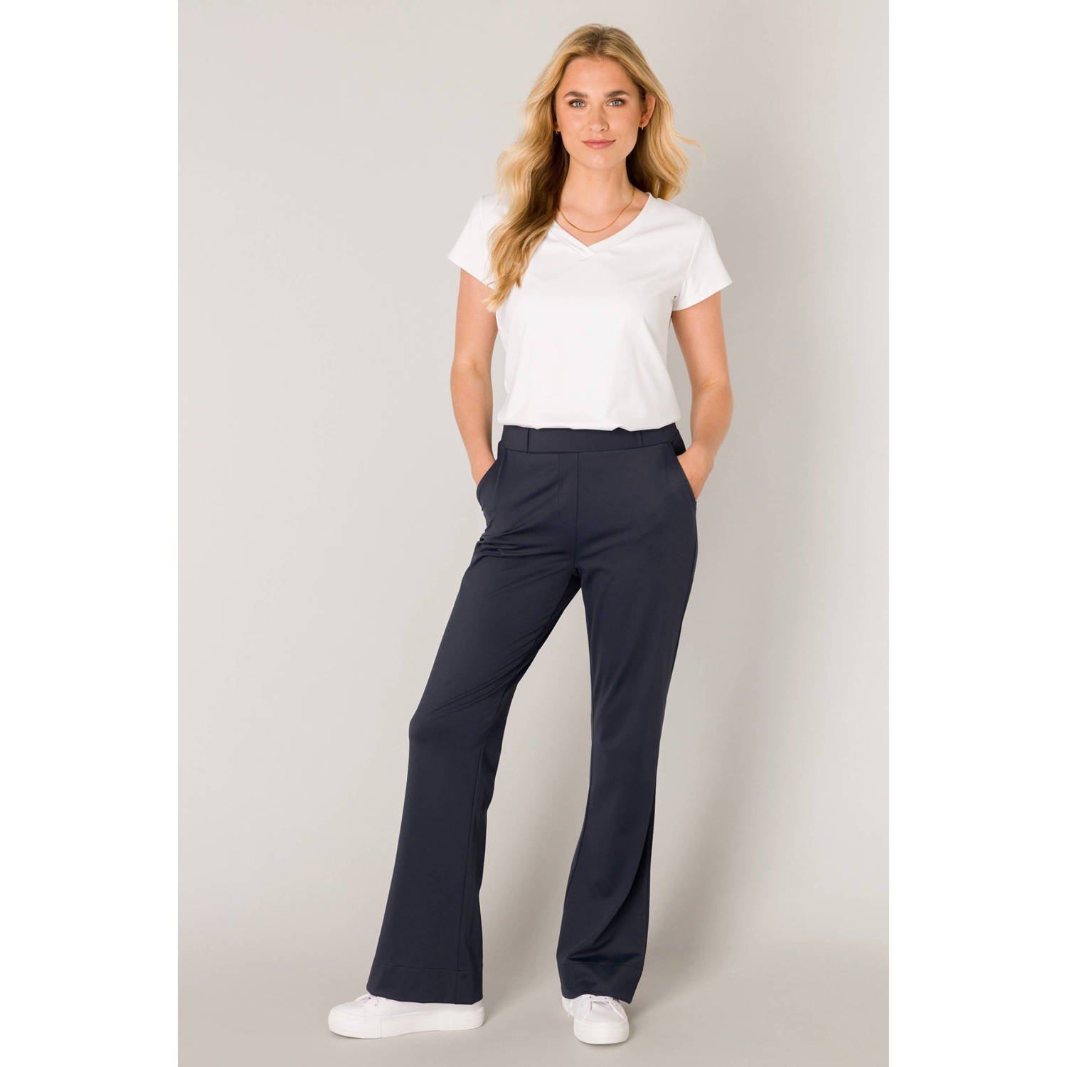 Base Level Stoffen broek Tori met uitlopende pijpen en stretch