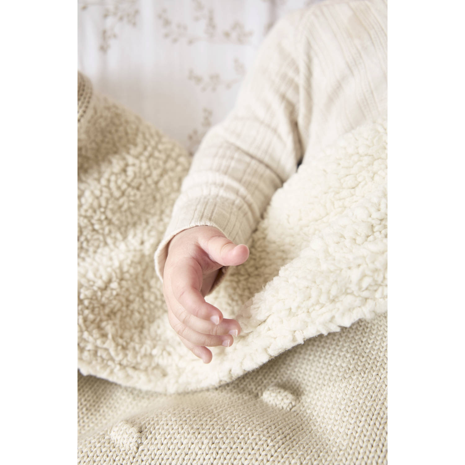 Meyco reversible wiegdeken Knots met teddy beige