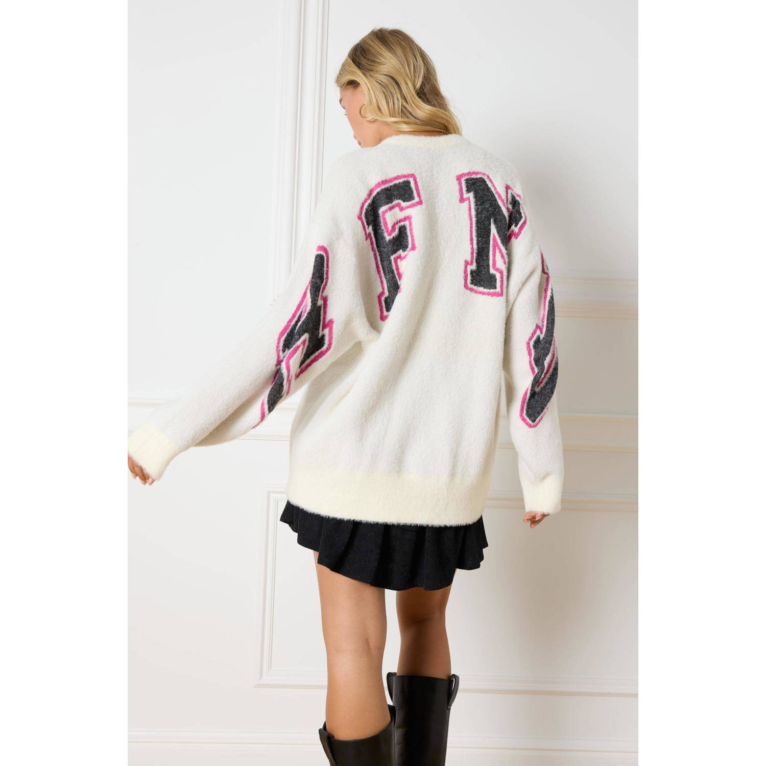 Refined Department trui NEVA met backprint wit