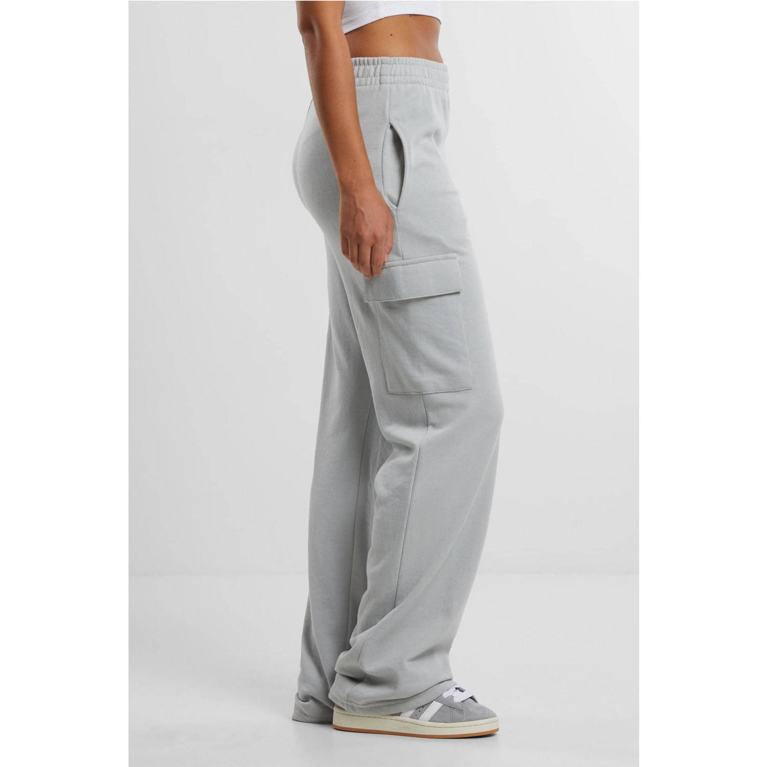 Urban Classics Curvy relaxed fit broek met cargozakken grijs