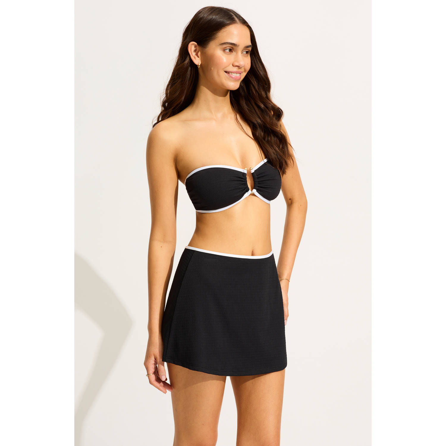 Seafolly Beach Bound voorgevormde strapless bandeau bikinitop zwart ecru