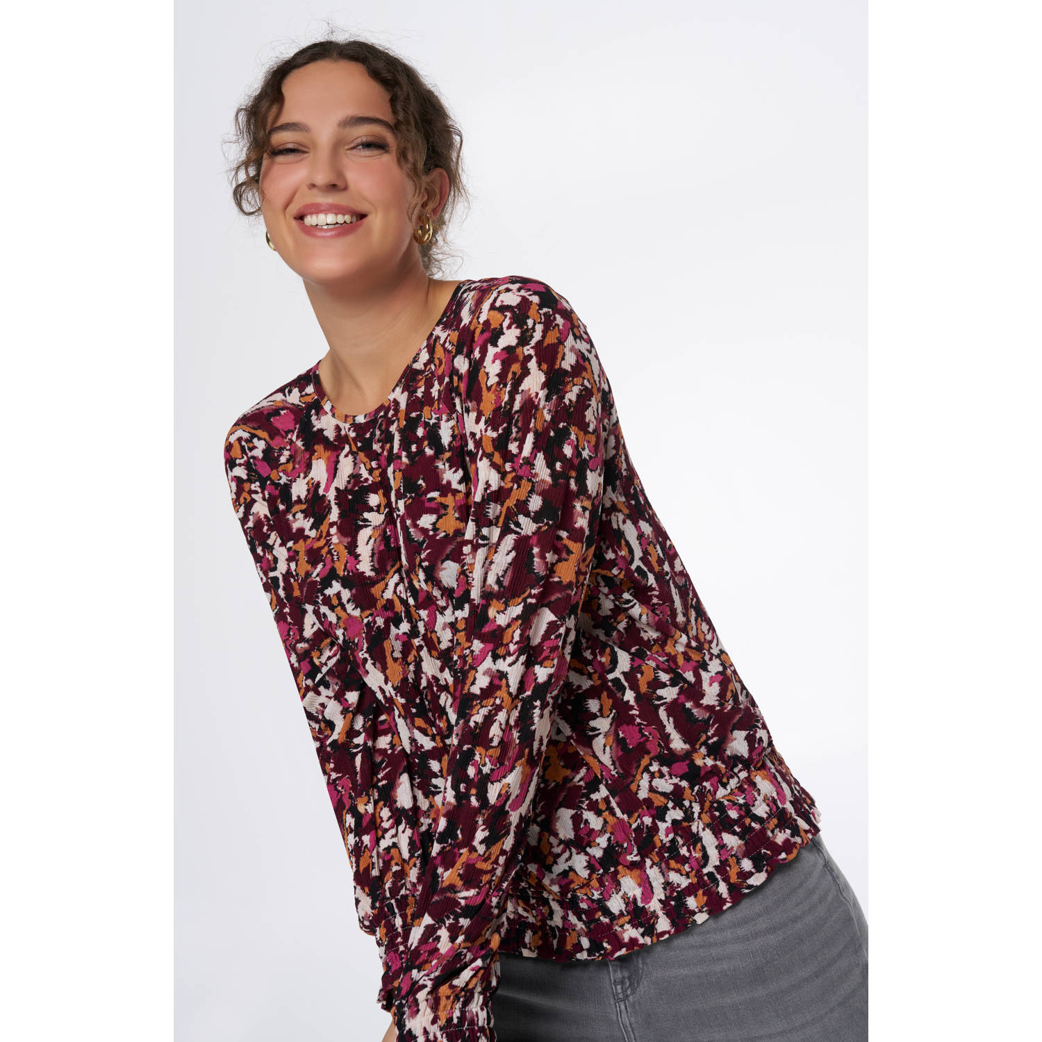 MS Mode top met all over print en textuur rood ecru oranje