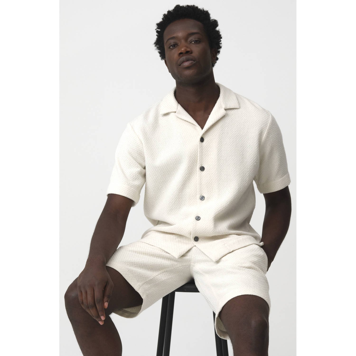 J.C. Rags regular casual short met textuur ecru