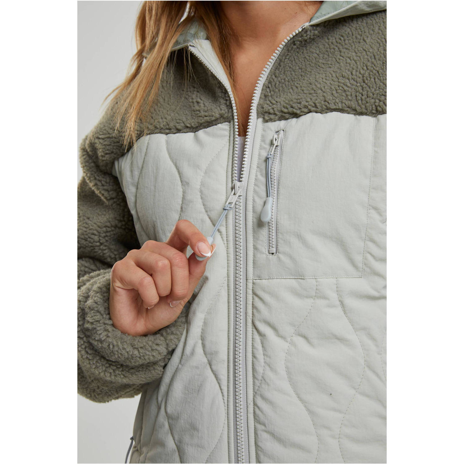Urban Classics Curvy winterjas quilted teddy kaki