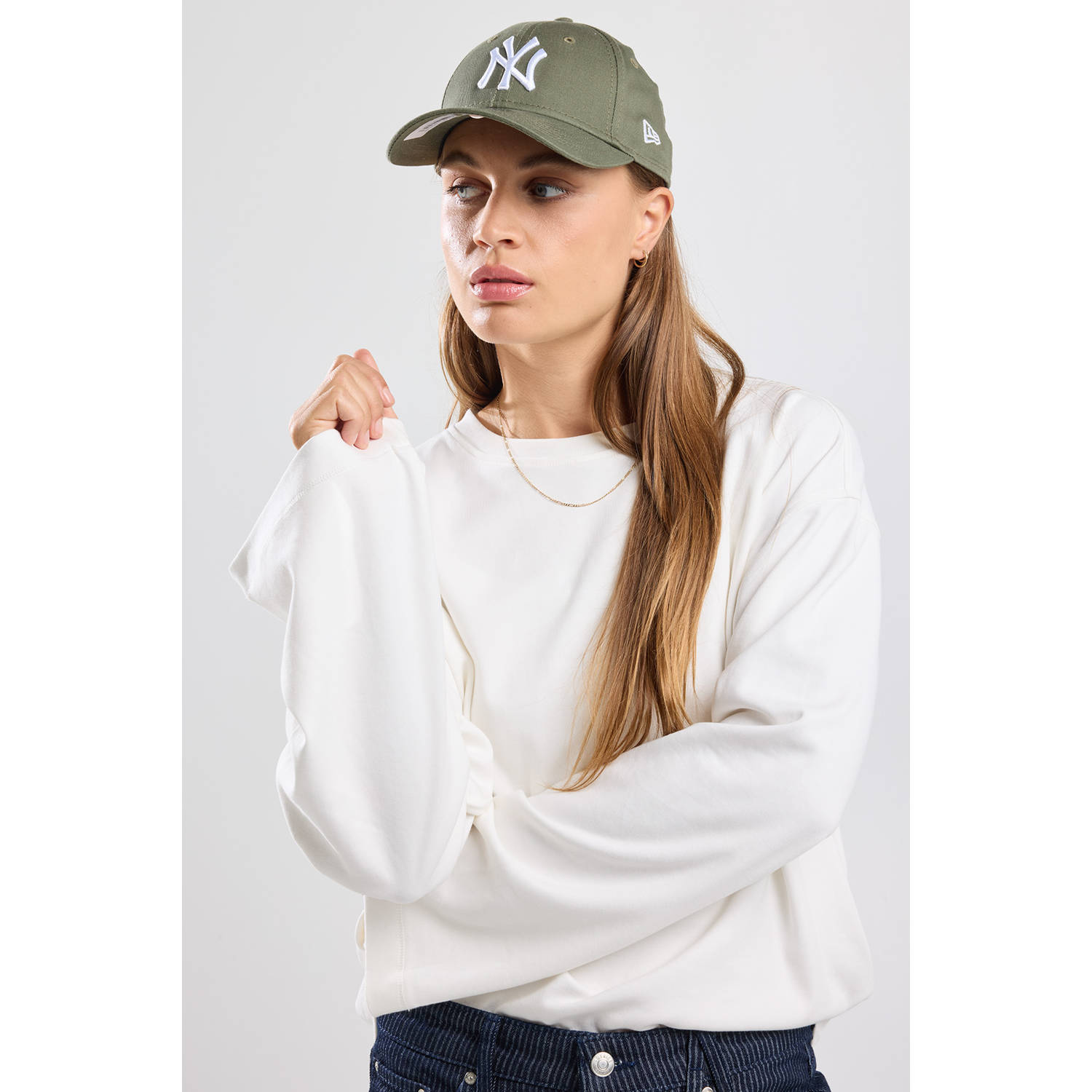 America Today sweater ecru