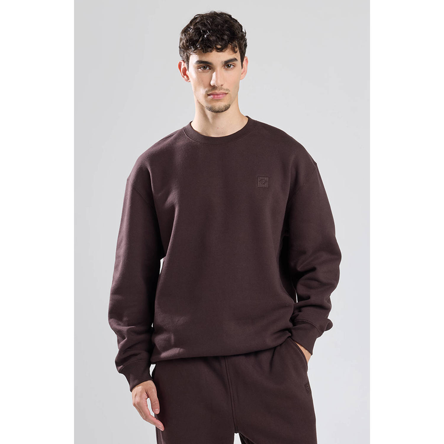 America Today sweater bruin