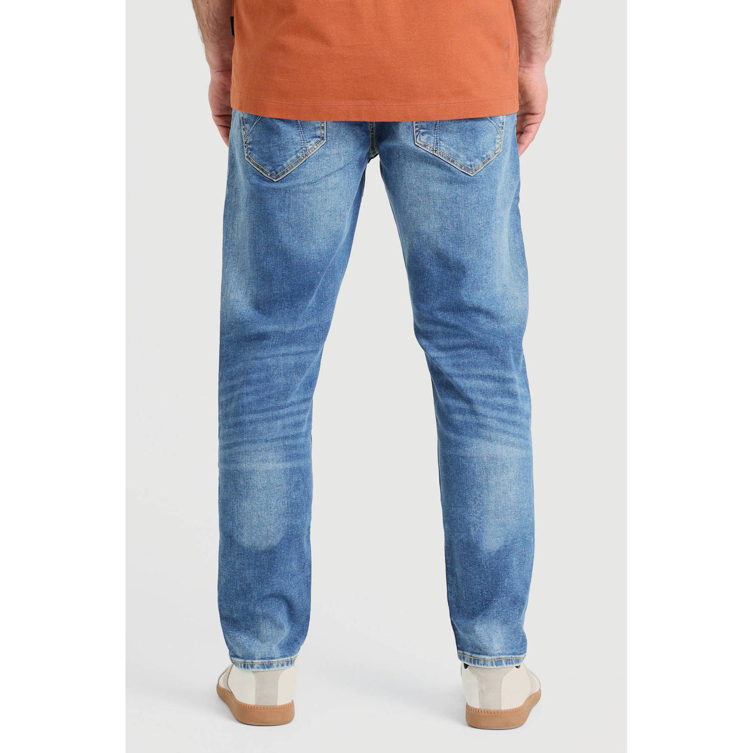 CHASIN' tapered fit jeans Crown Blaze mid blue denim