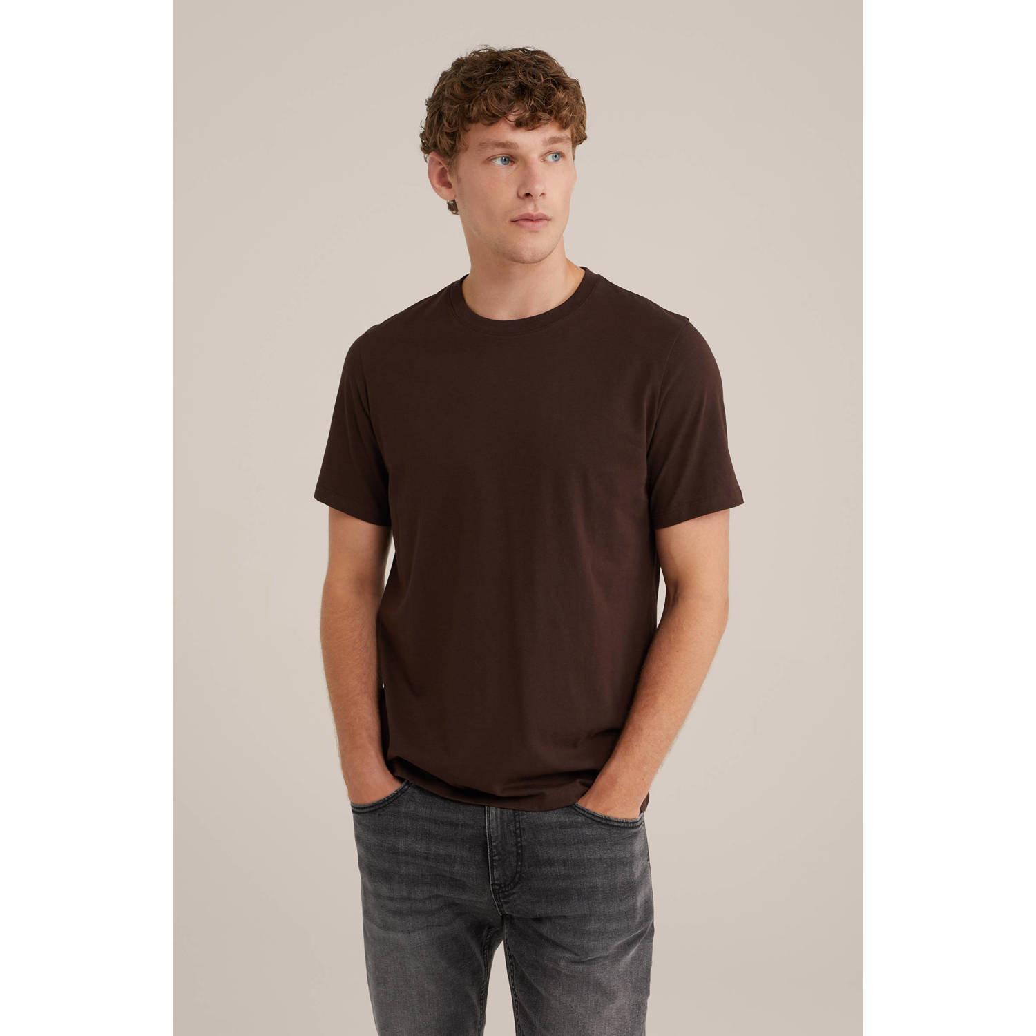 WE Fashion T-shirt donkerbruin