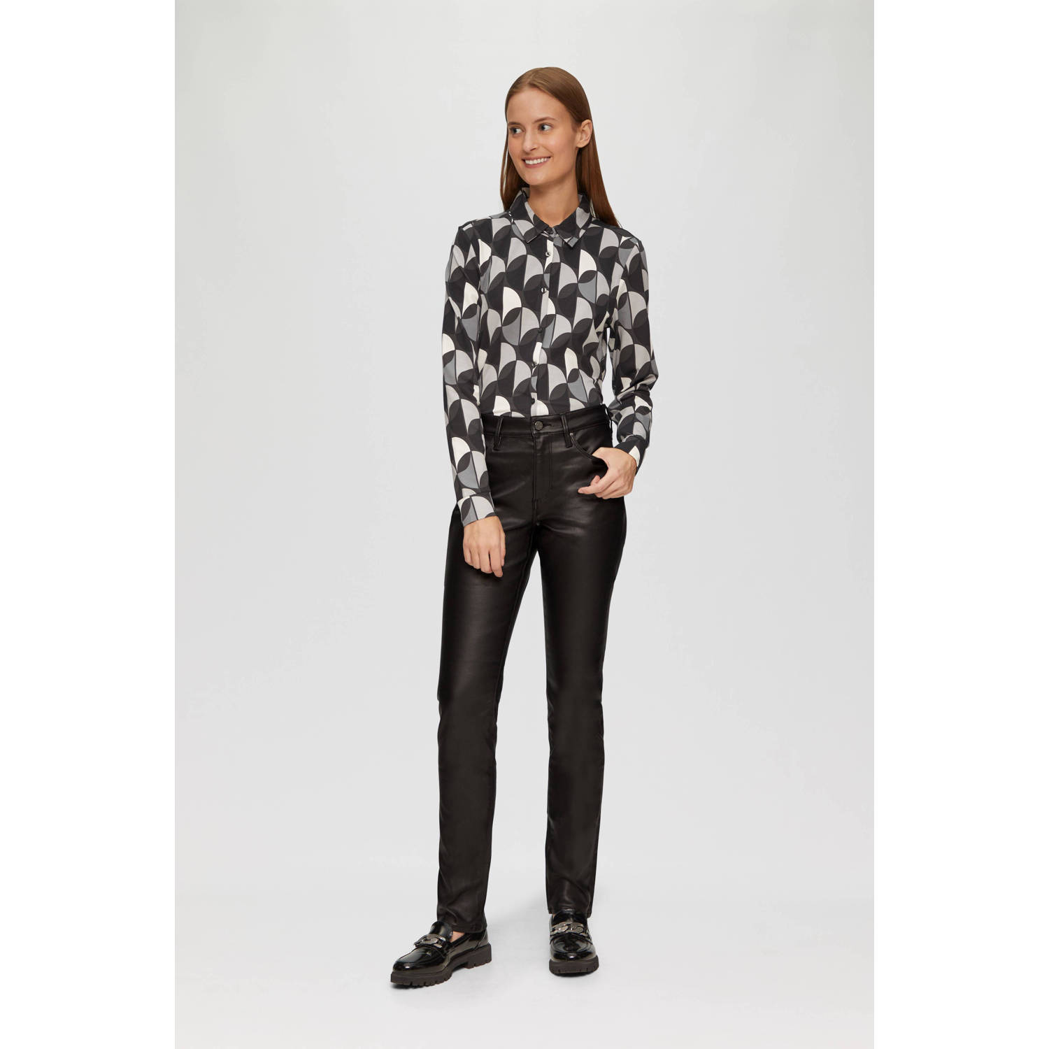 s.Oliver coated slim fit broek zwart