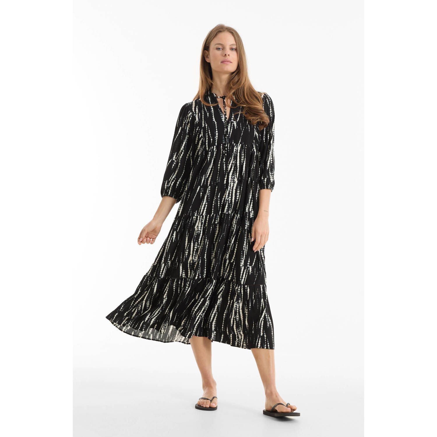 Anytime crinkle tie-dye jurk zwart