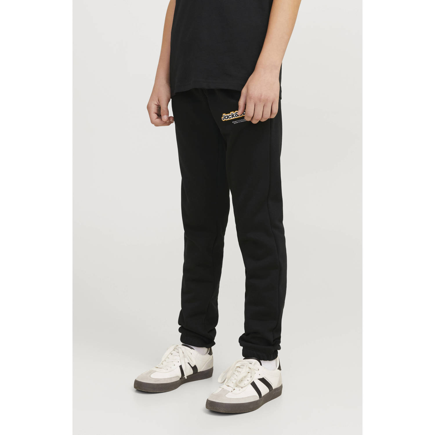 JACK & JONES JUNIOR joggingbroek JPSTKARL JJVESTERBRO NEWTON met logo zwart