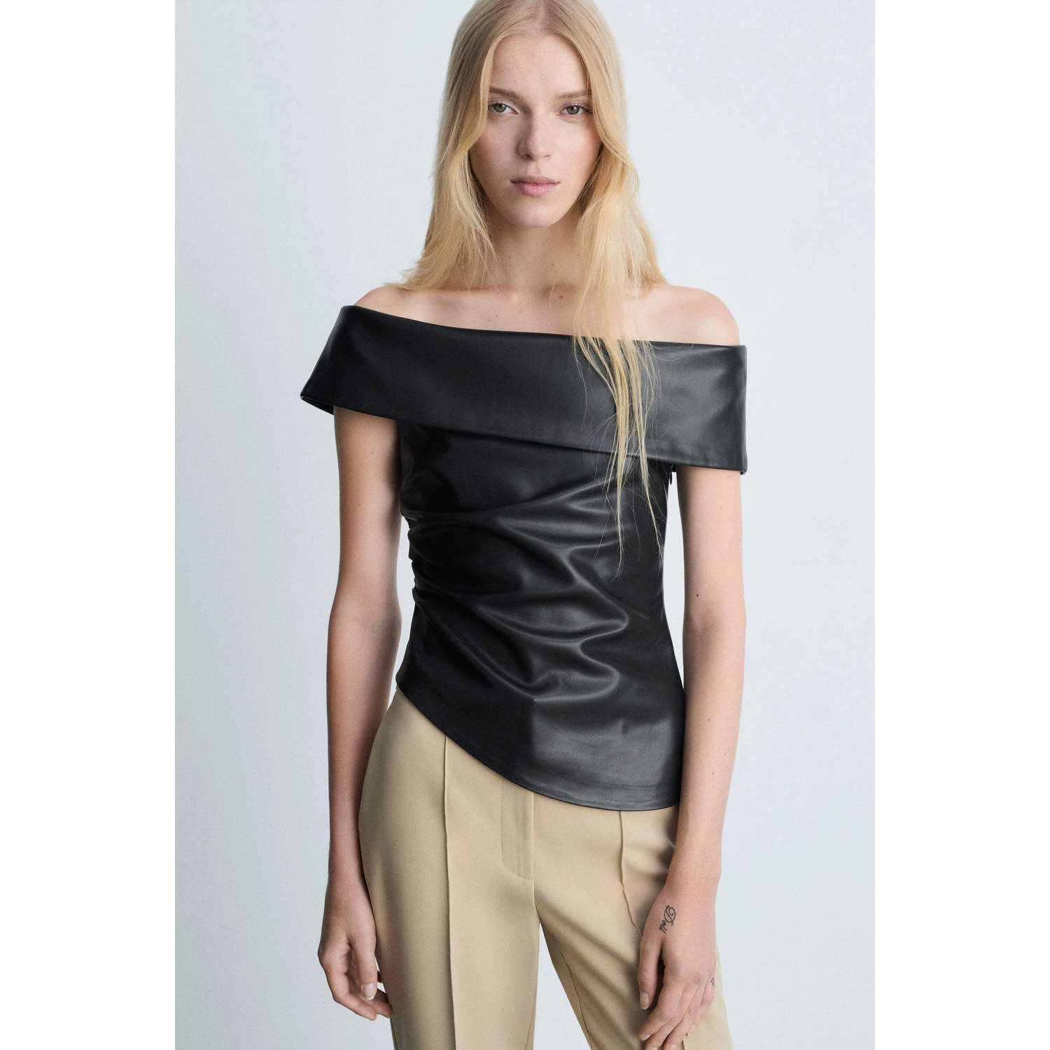 Mango off shoulder top zwart imitatie leer