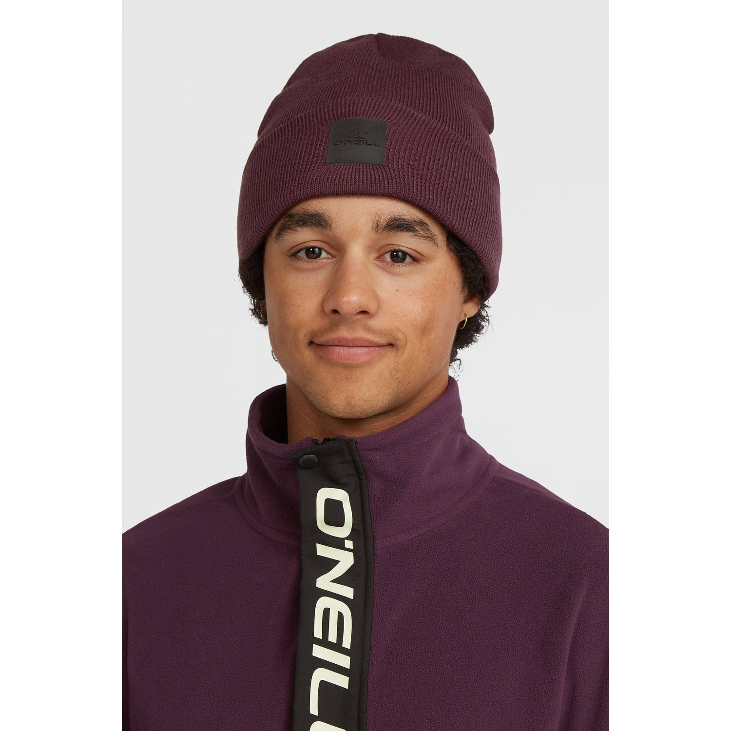 O'Neill muts aubergine