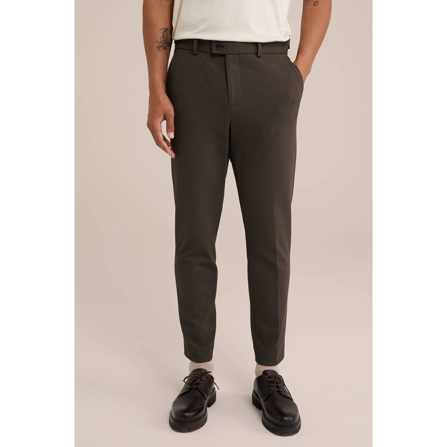 WE Fashion slim pantalon donkerbruin