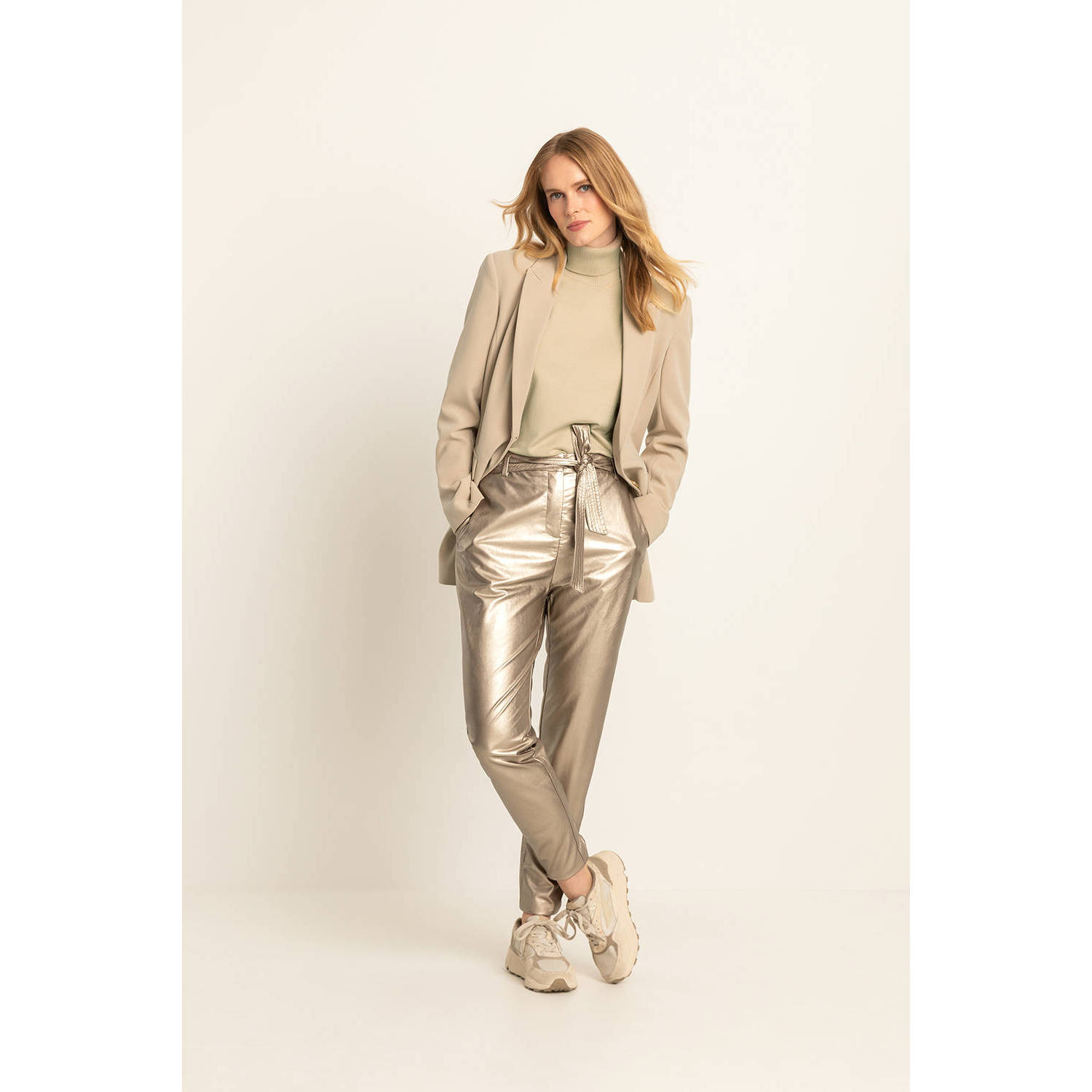 Expresso coated high waist straight fit broek goud