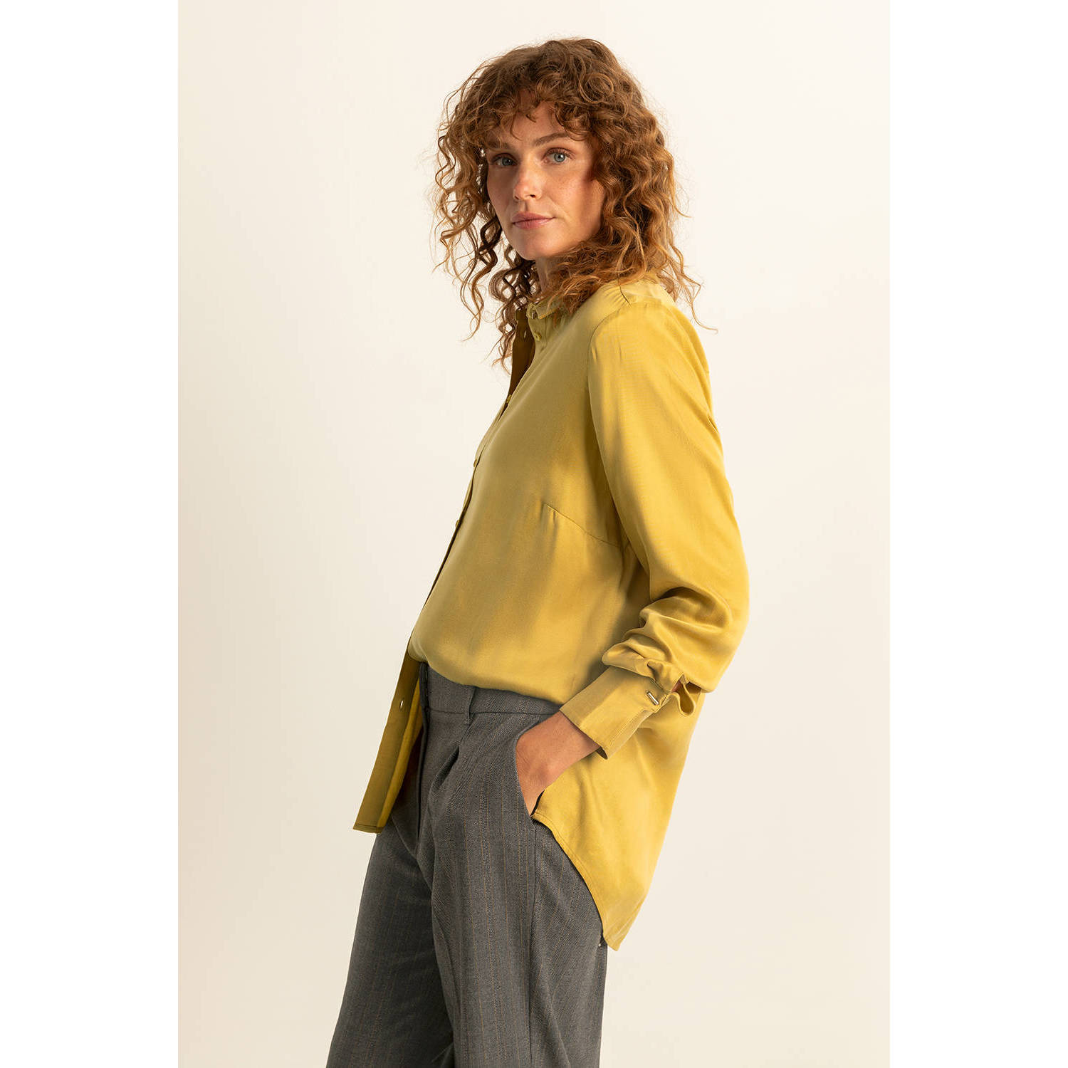 Expresso blouse met zijdeglans oker
