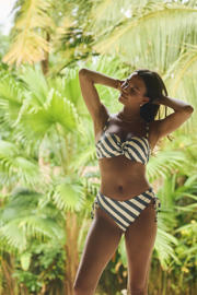 thumbnail: Cyell voorgevormde strapless bandeau bikinitop met lurex zilver/wit