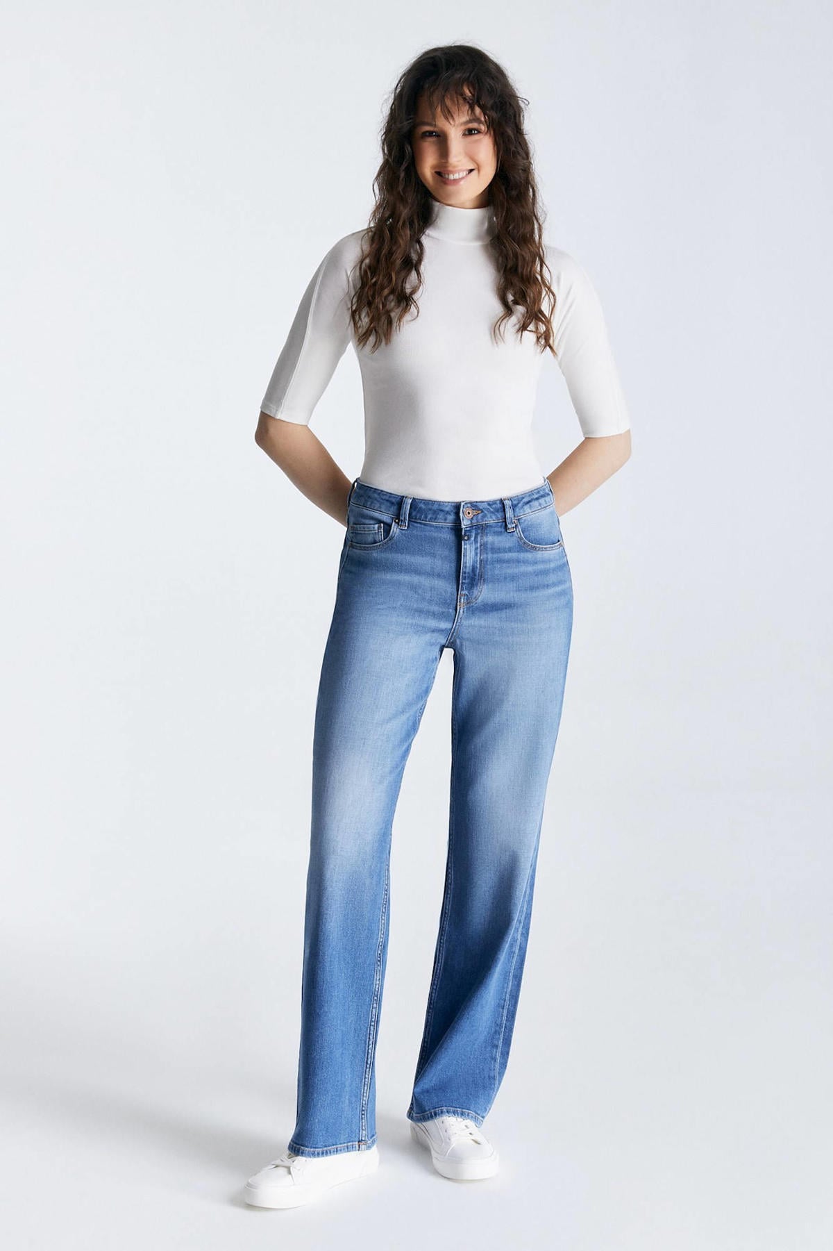 Cup of Joe Mid Waist Wide Leg Jeans L30