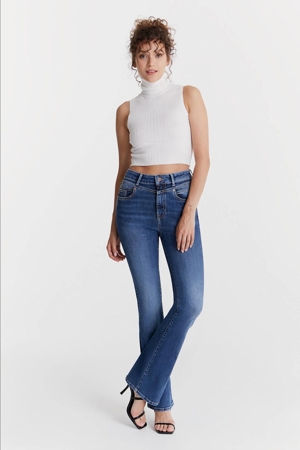Medium blue denim dames Cup of Joe Denim high waist flared jeans sapphire met rits- en knoopsluiting en effen