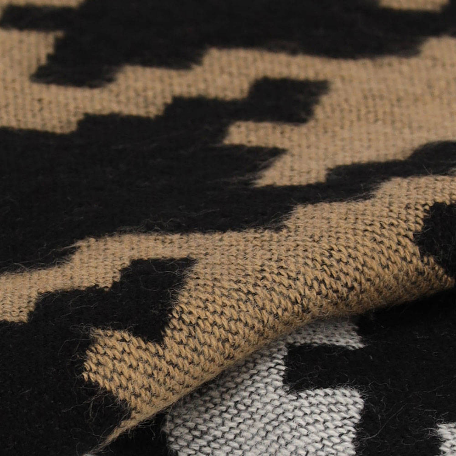 Sarlini sjaal met print camel grijs