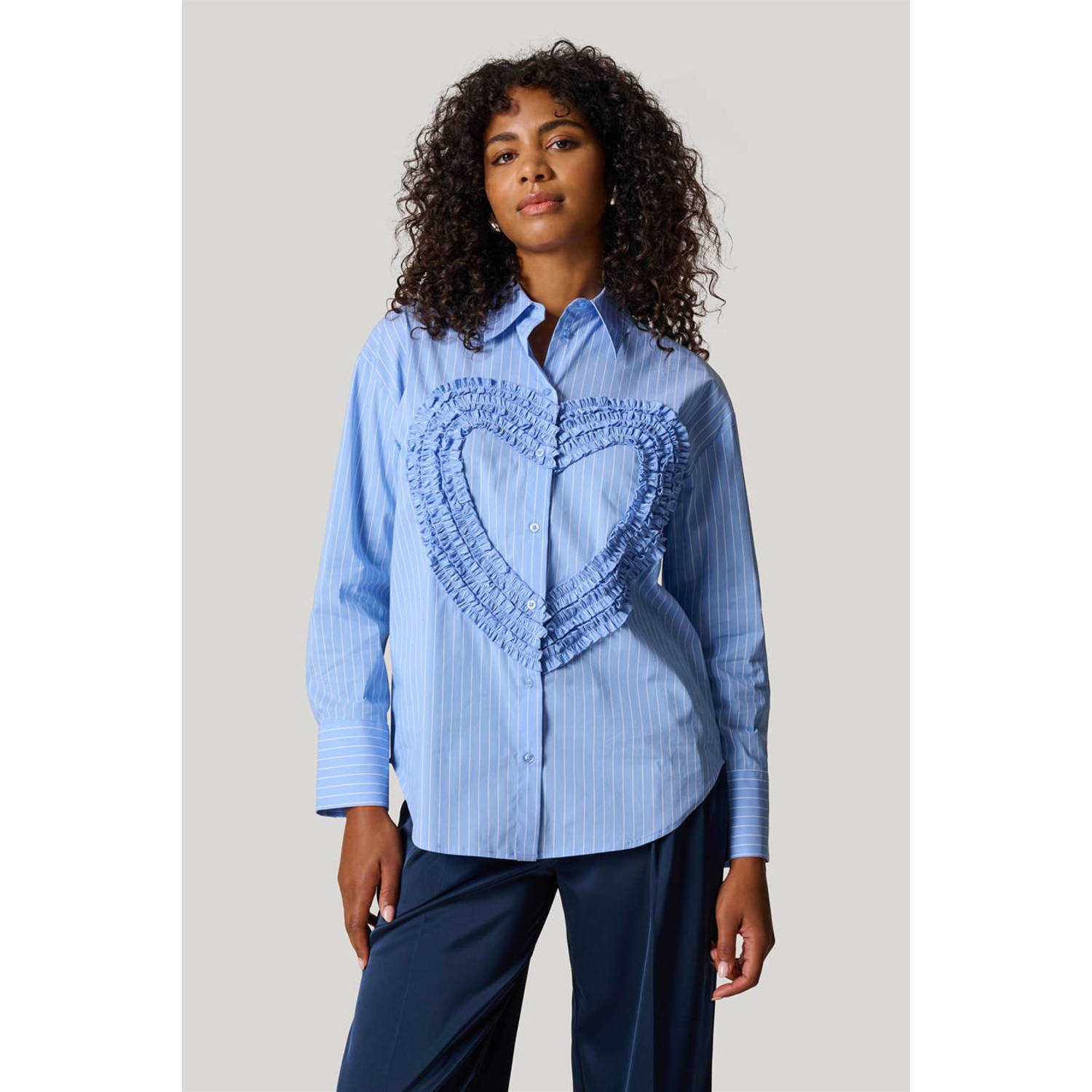 Shoeby gestreepte blouse lichtblauw ecru