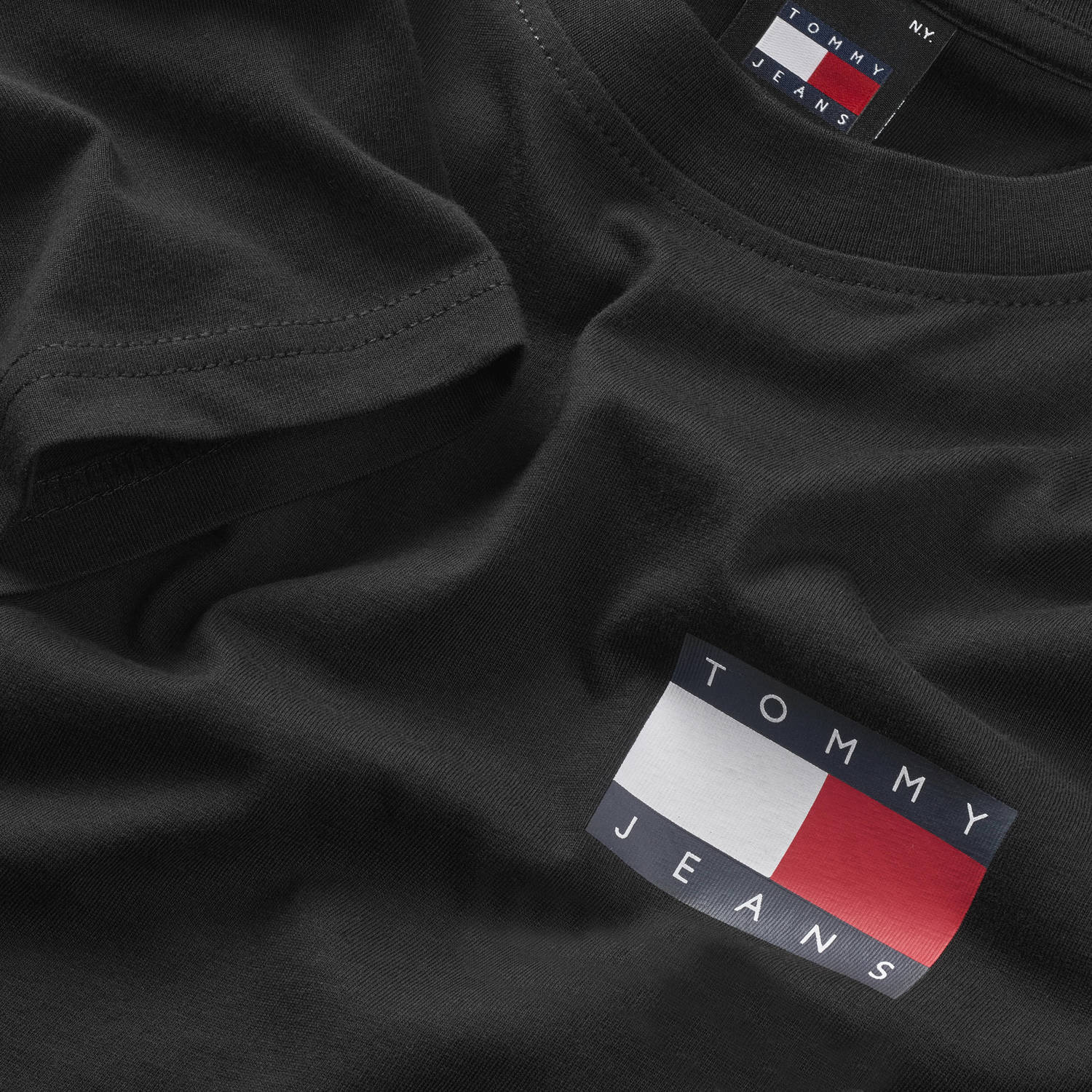 Tommy Jeans slim fit T-shirt ESSENTIAL FLAG zwart