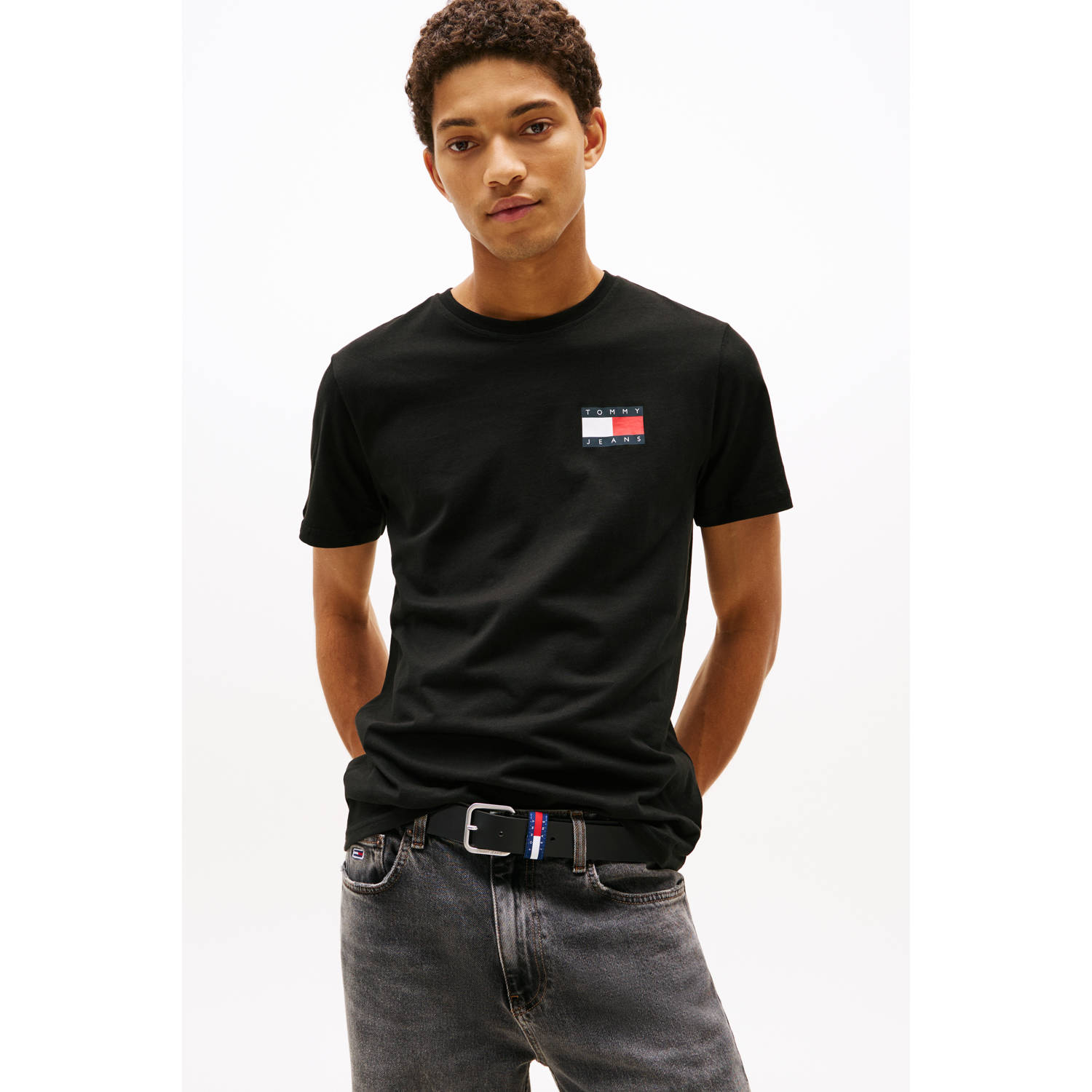 Tommy Jeans slim fit T-shirt ESSENTIAL FLAG zwart
