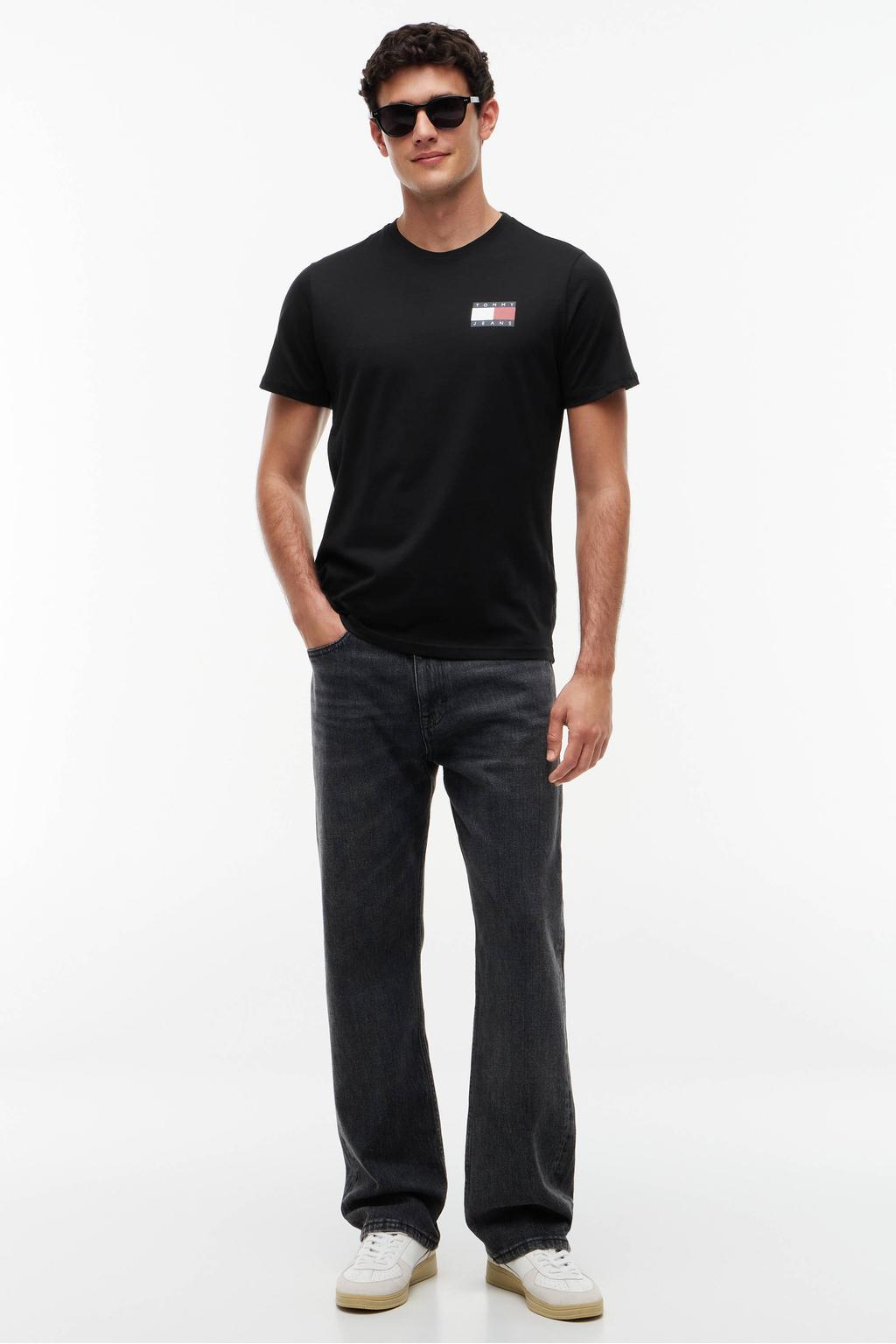 Tommy Jeans slim fit T-shirt ESSENTIAL FLAG zwart